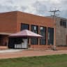 Fachada de prédio industrial, imagem do depoimento da Klima Chopp